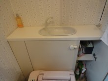 ウィリアム・モリスのクロスで上品なトイレに